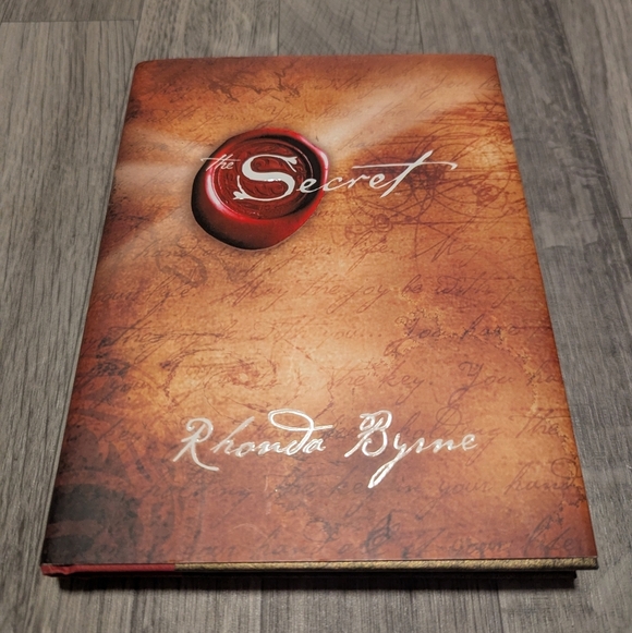 The Secret Hardcover Book Written By Rhonda Byrne - Picture 1 of 2